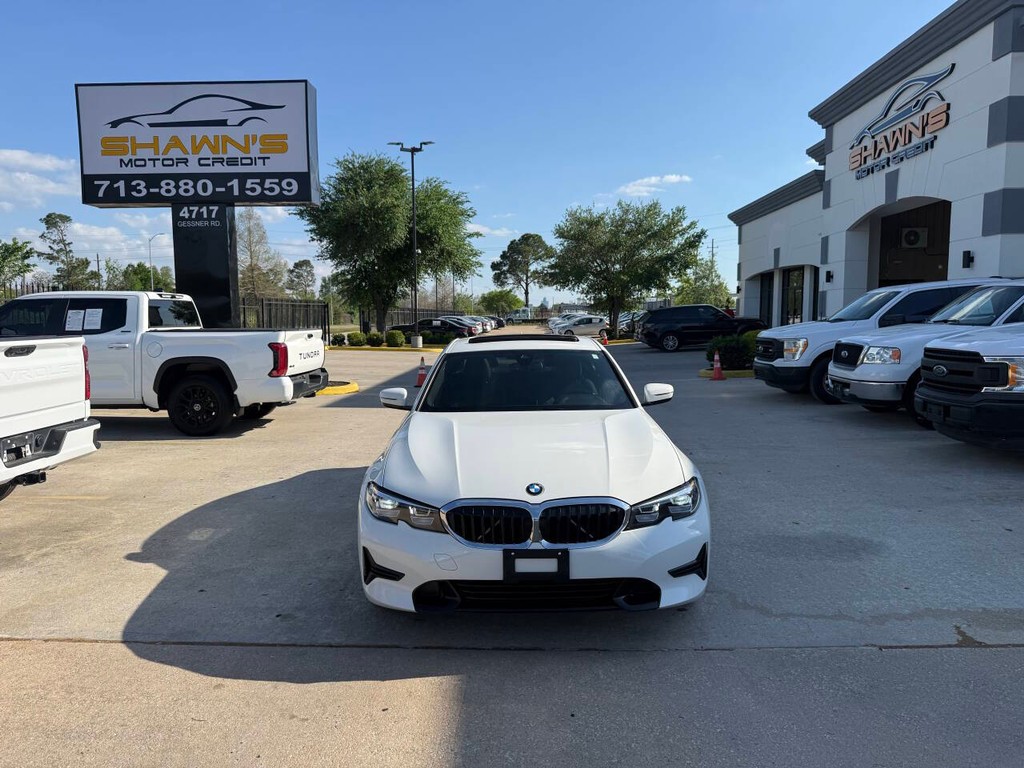 BMW 3 Series Vehicle Full-screen Gallery Image 40