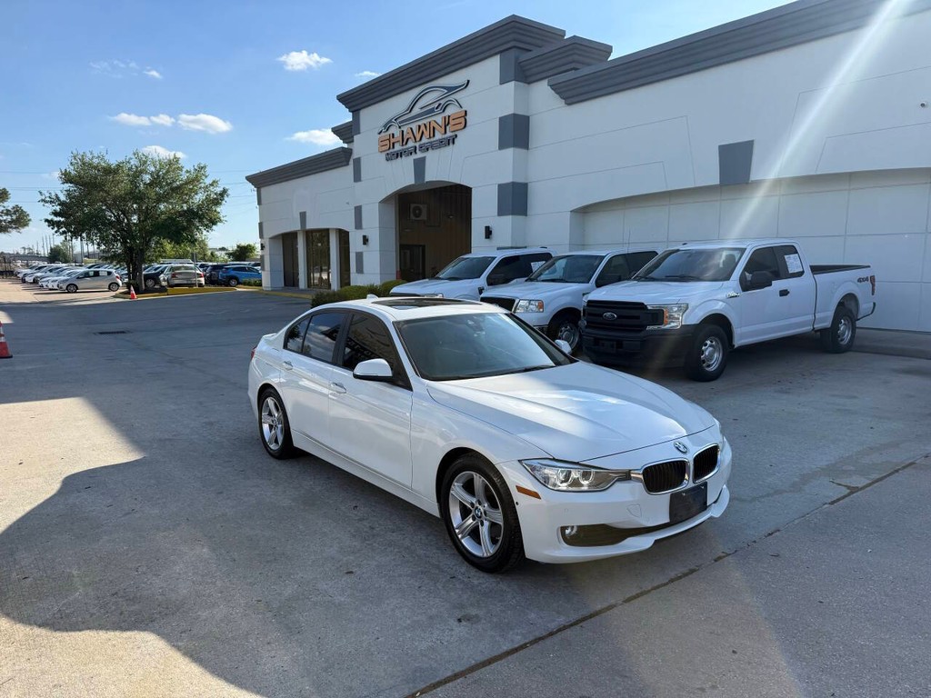 BMW 3 Series Vehicle Full-screen Gallery Image 02