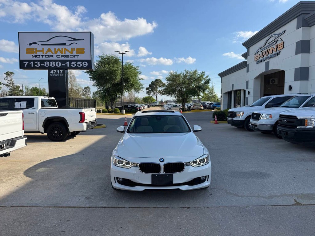 BMW 3 Series Vehicle Full-screen Gallery Image 40