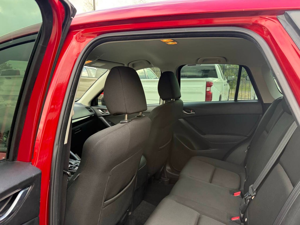 Mazda CX-5 Vehicle Full-screen Gallery Image 12