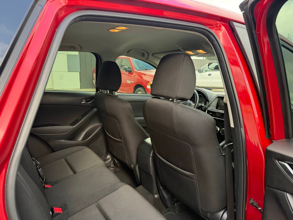 Mazda CX-5 Vehicle Full-screen Gallery Image 15