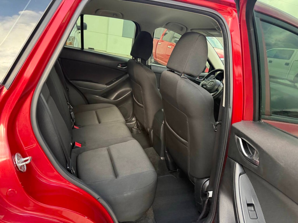 Mazda CX-5 Vehicle Full-screen Gallery Image 16