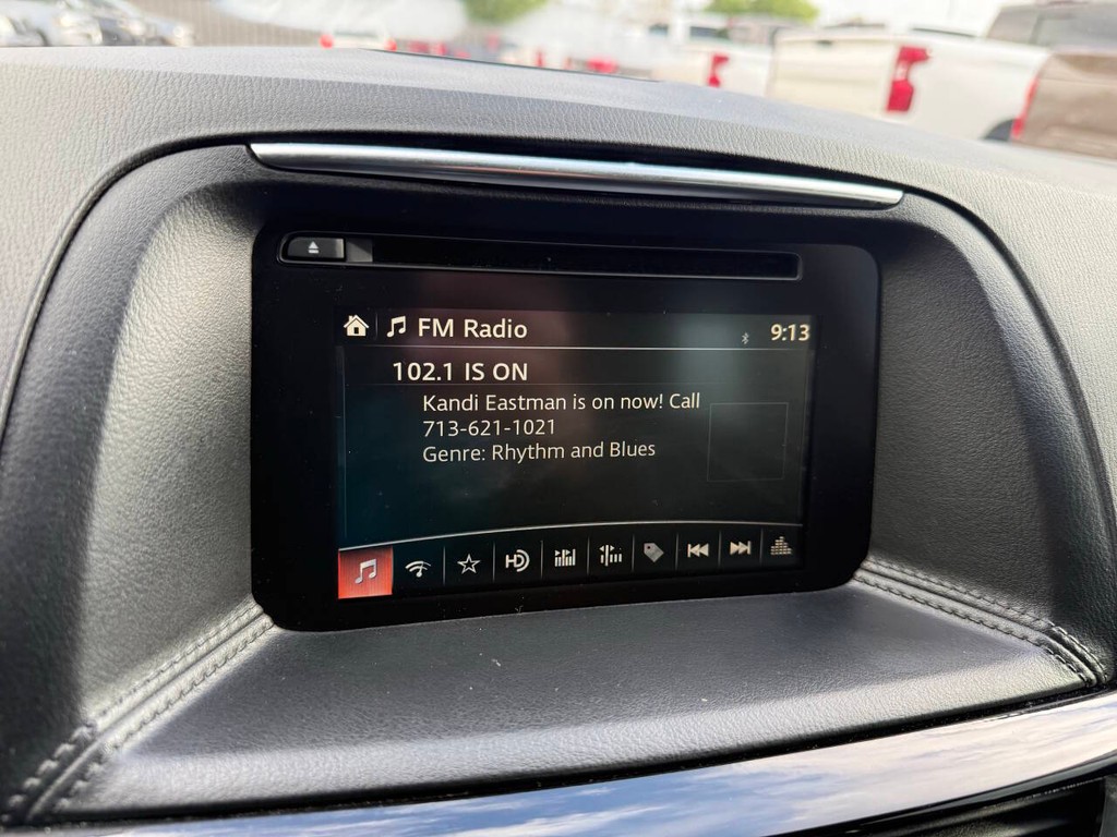 Mazda CX-5 Vehicle Full-screen Gallery Image 26