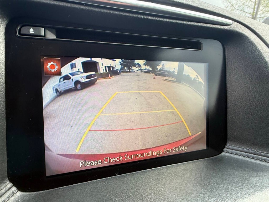 Mazda CX-5 Vehicle Full-screen Gallery Image 27