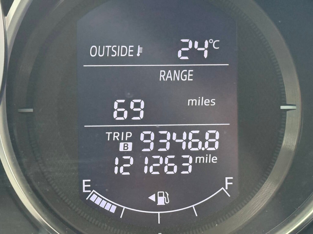 Mazda CX-5 Vehicle Full-screen Gallery Image 32