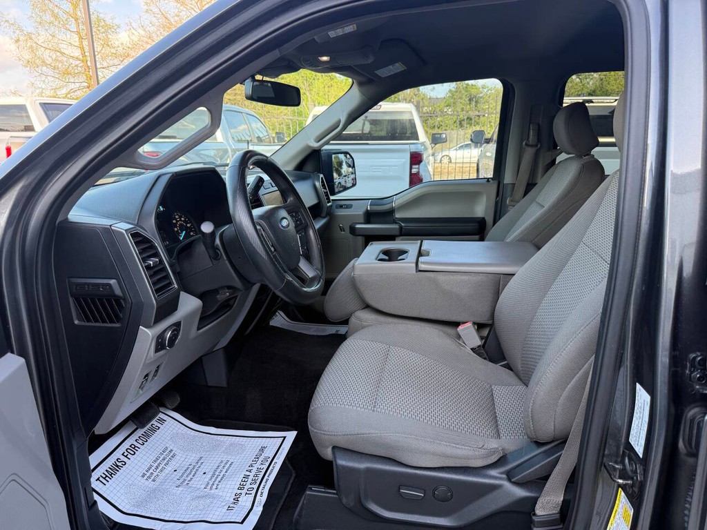 Ford F-150 Vehicle Full-screen Gallery Image 07