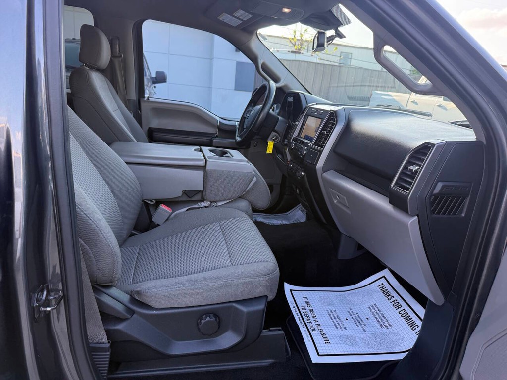 Ford F-150 Vehicle Full-screen Gallery Image 10