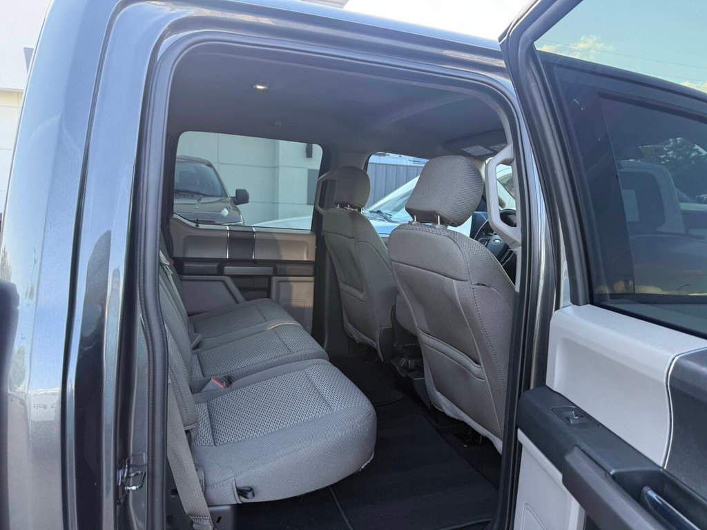Ford F-150 Vehicle Full-screen Gallery Image 15