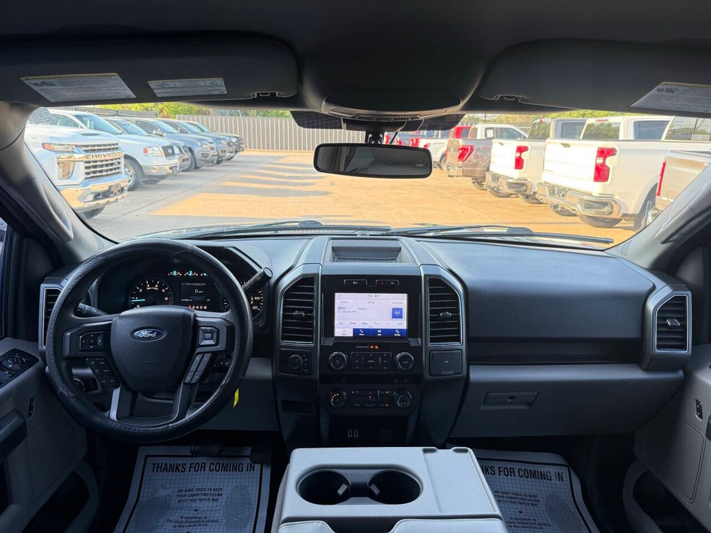 Ford F-150 Vehicle Full-screen Gallery Image 17