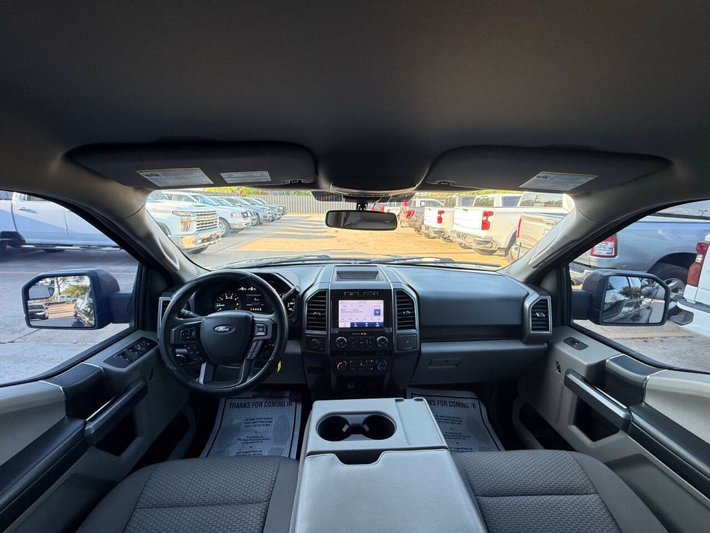 Ford F-150 Vehicle Full-screen Gallery Image 18