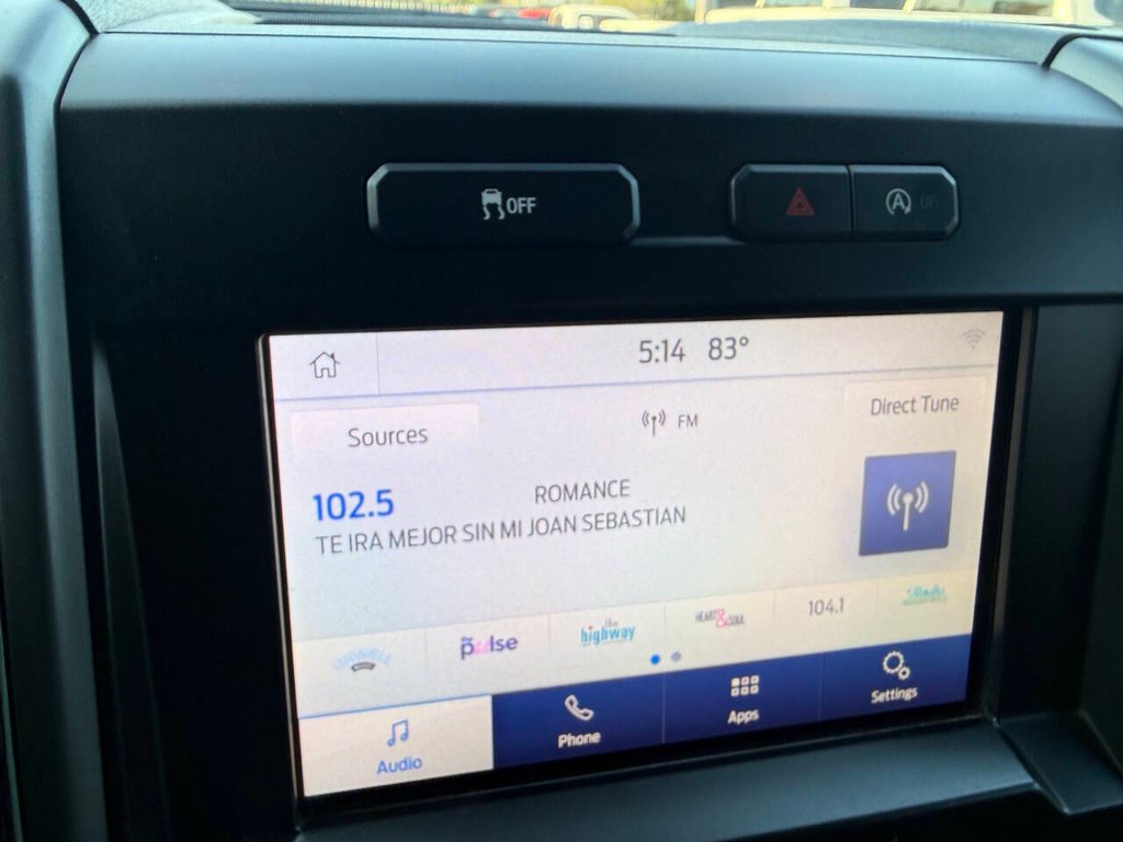 Ford F-150 Vehicle Full-screen Gallery Image 25