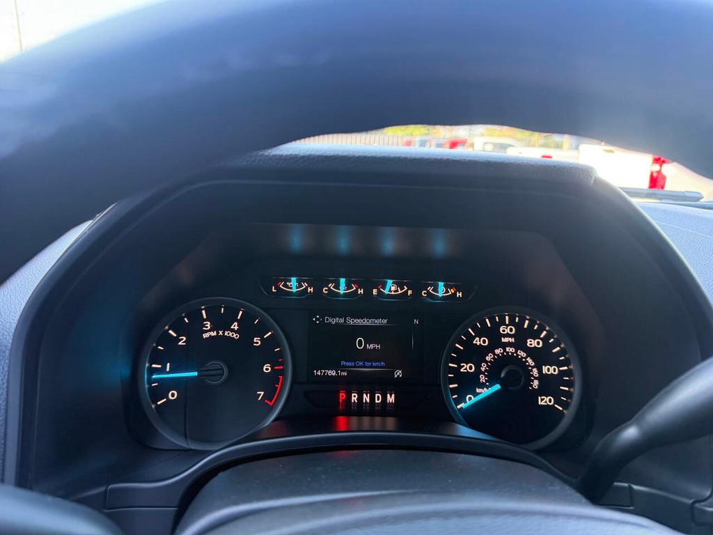 Ford F-150 Vehicle Full-screen Gallery Image 31