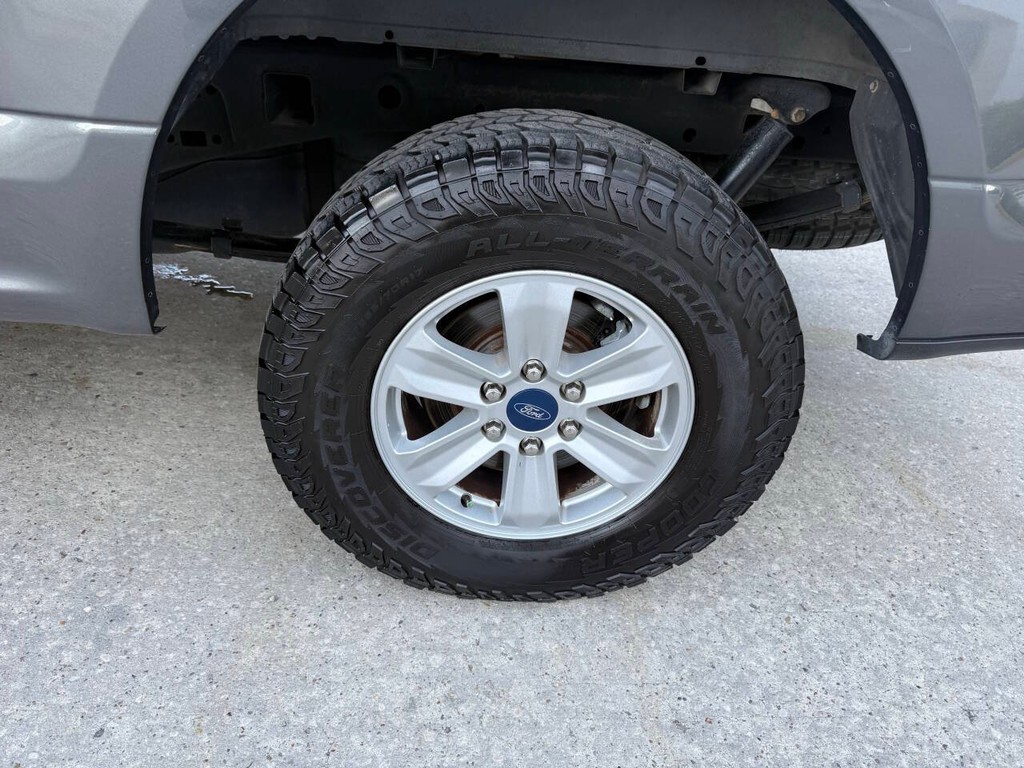 Ford F-150 Vehicle Full-screen Gallery Image 35