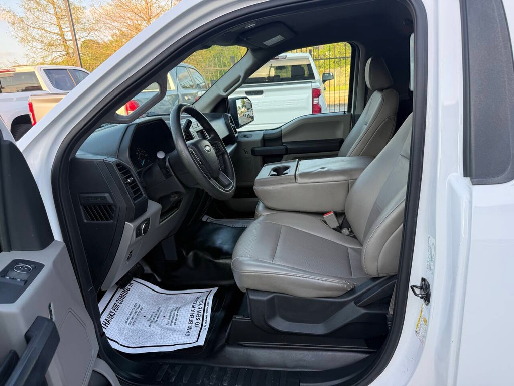 Ford F-150 Vehicle Full-screen Gallery Image 07