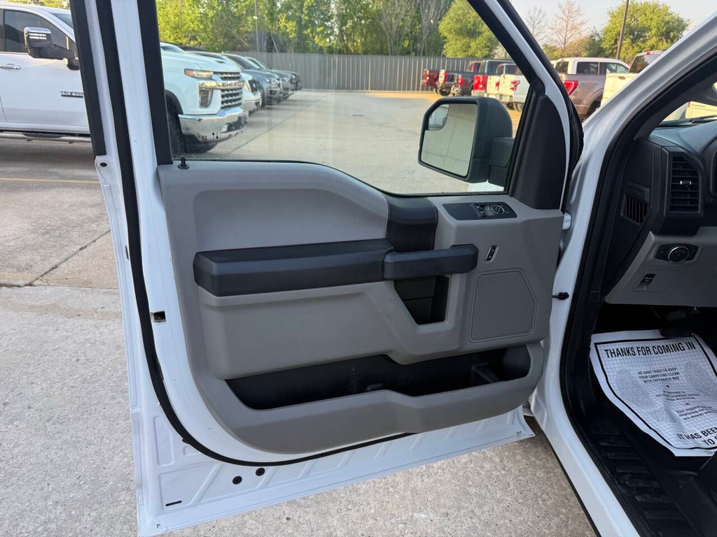 Ford F-150 Vehicle Full-screen Gallery Image 08