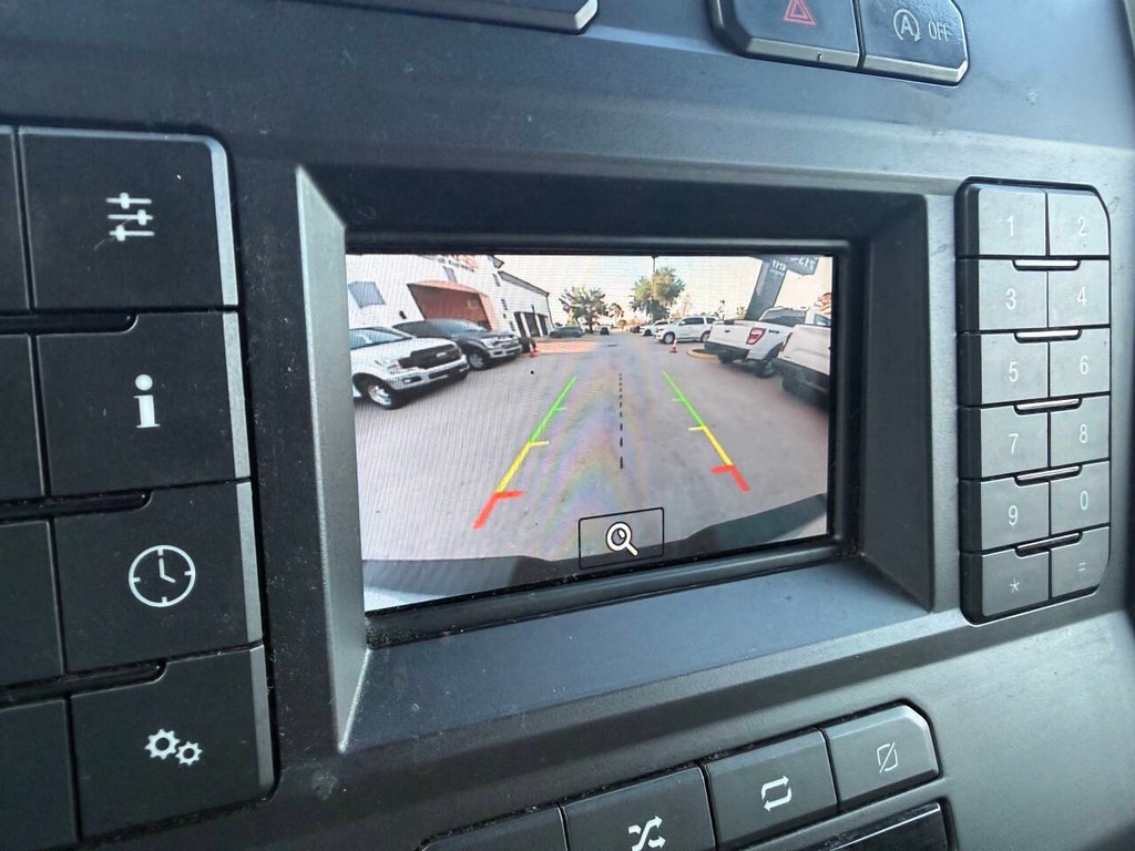 Ford F-150 Vehicle Full-screen Gallery Image 19