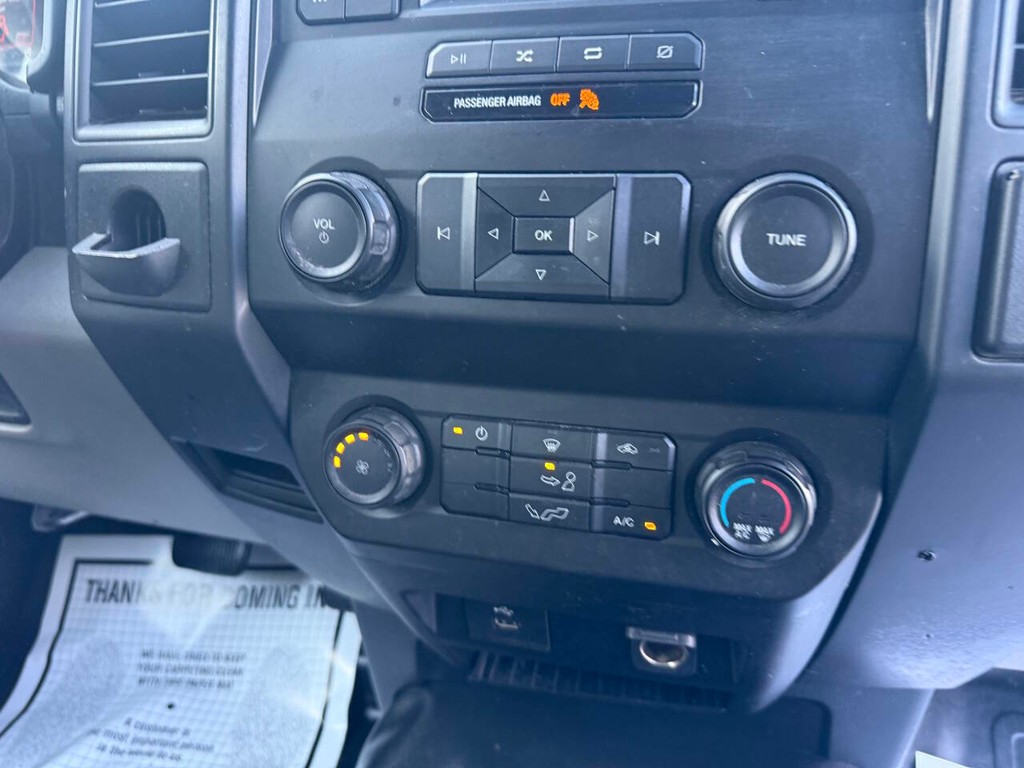 Ford F-150 Vehicle Full-screen Gallery Image 21