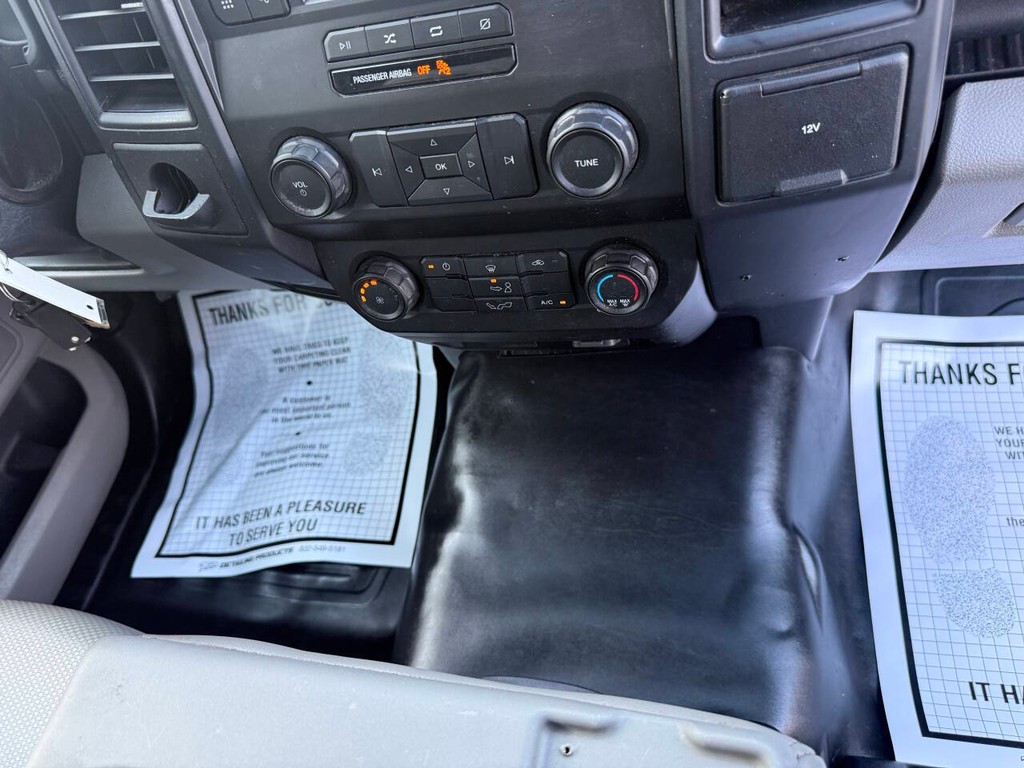 Ford F-150 Vehicle Full-screen Gallery Image 22