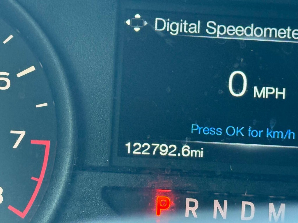 Ford F-150 Vehicle Full-screen Gallery Image 25