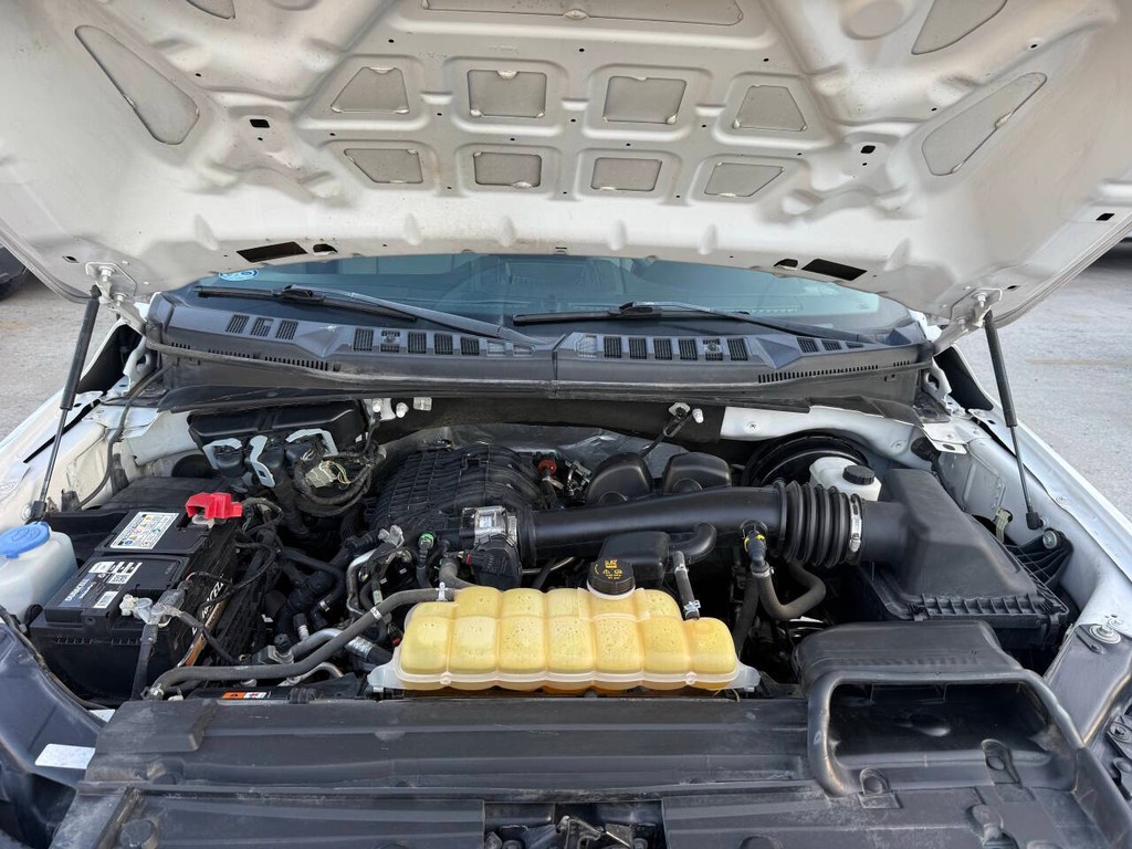 Ford F-150 Vehicle Full-screen Gallery Image 27