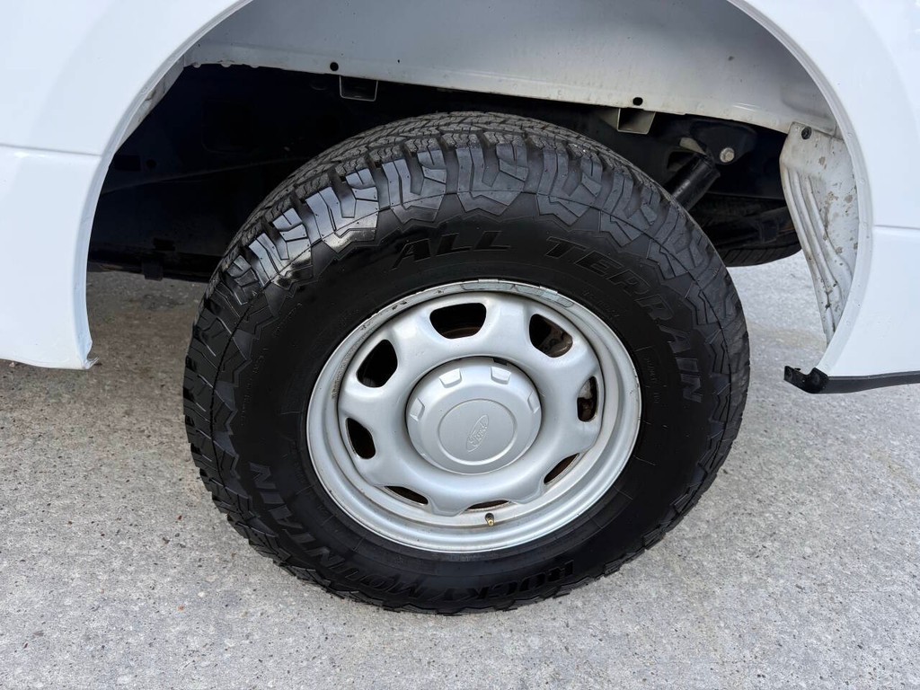 Ford F-150 Vehicle Full-screen Gallery Image 29