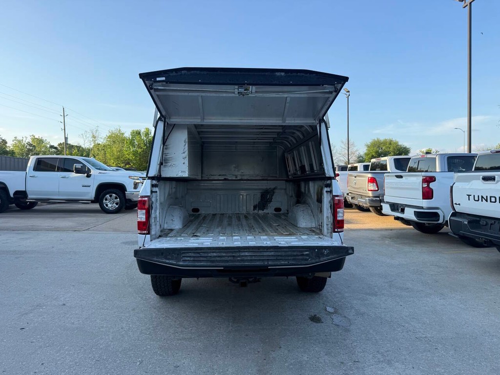 Ford F-150 Vehicle Full-screen Gallery Image 30