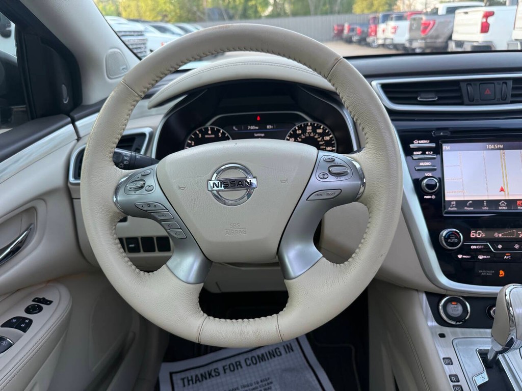 Nissan Murano Vehicle Full-screen Gallery Image 22