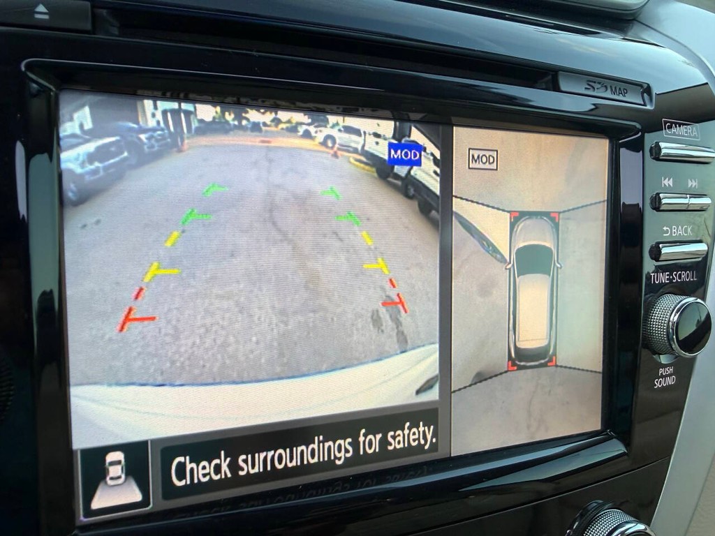 Nissan Murano Vehicle Full-screen Gallery Image 26