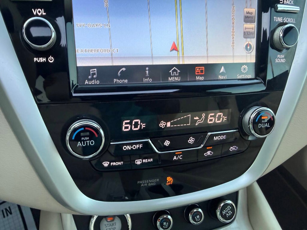 Nissan Murano Vehicle Full-screen Gallery Image 27