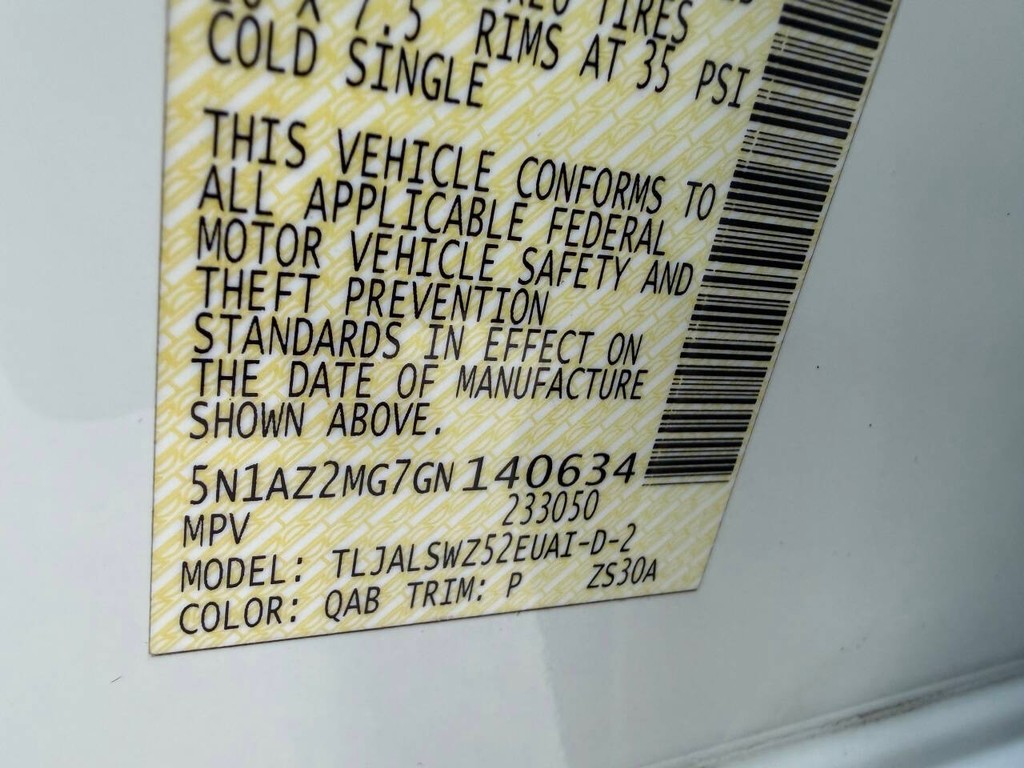 Nissan Murano Vehicle Full-screen Gallery Image 34