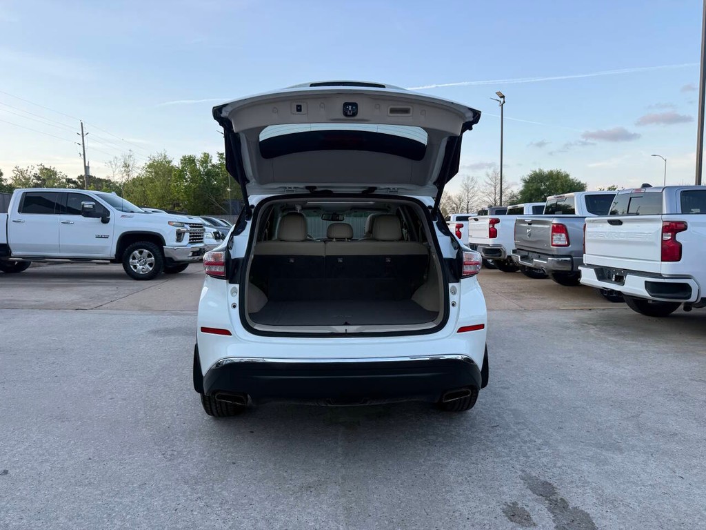 Nissan Murano Vehicle Full-screen Gallery Image 37