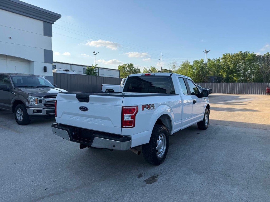 Ford F-150 Vehicle Full-screen Gallery Image 05