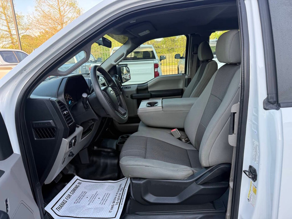 Ford F-150 Vehicle Full-screen Gallery Image 07