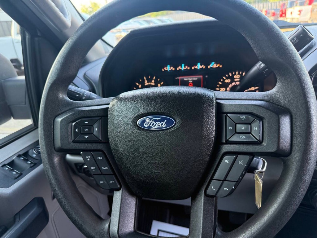 Ford F-150 Vehicle Full-screen Gallery Image 20