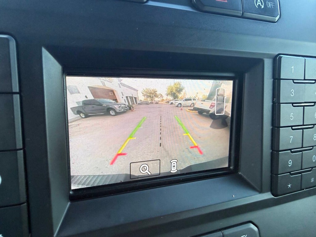 Ford F-150 Vehicle Full-screen Gallery Image 23