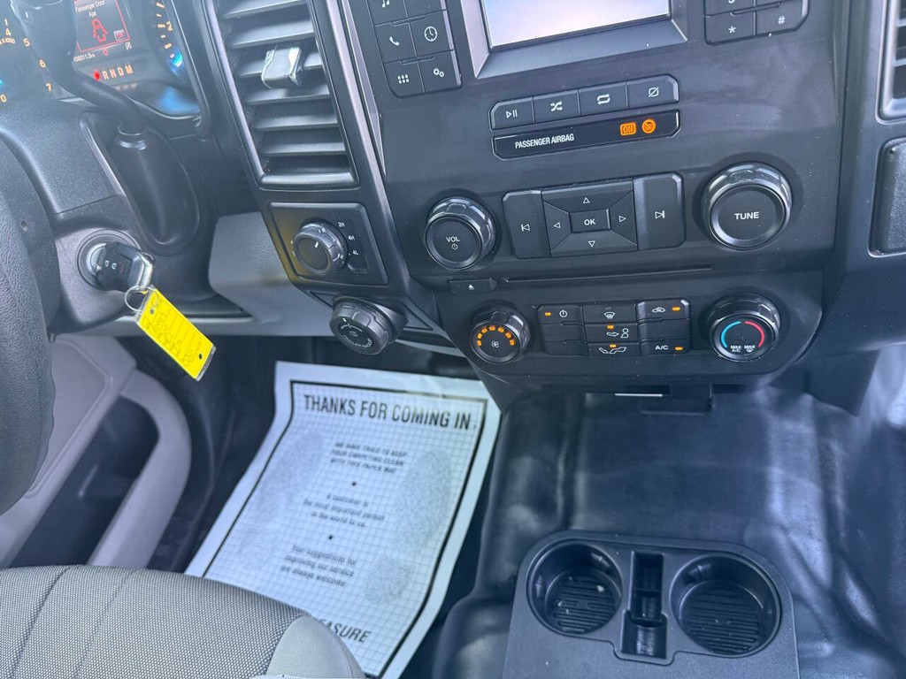 Ford F-150 Vehicle Full-screen Gallery Image 26