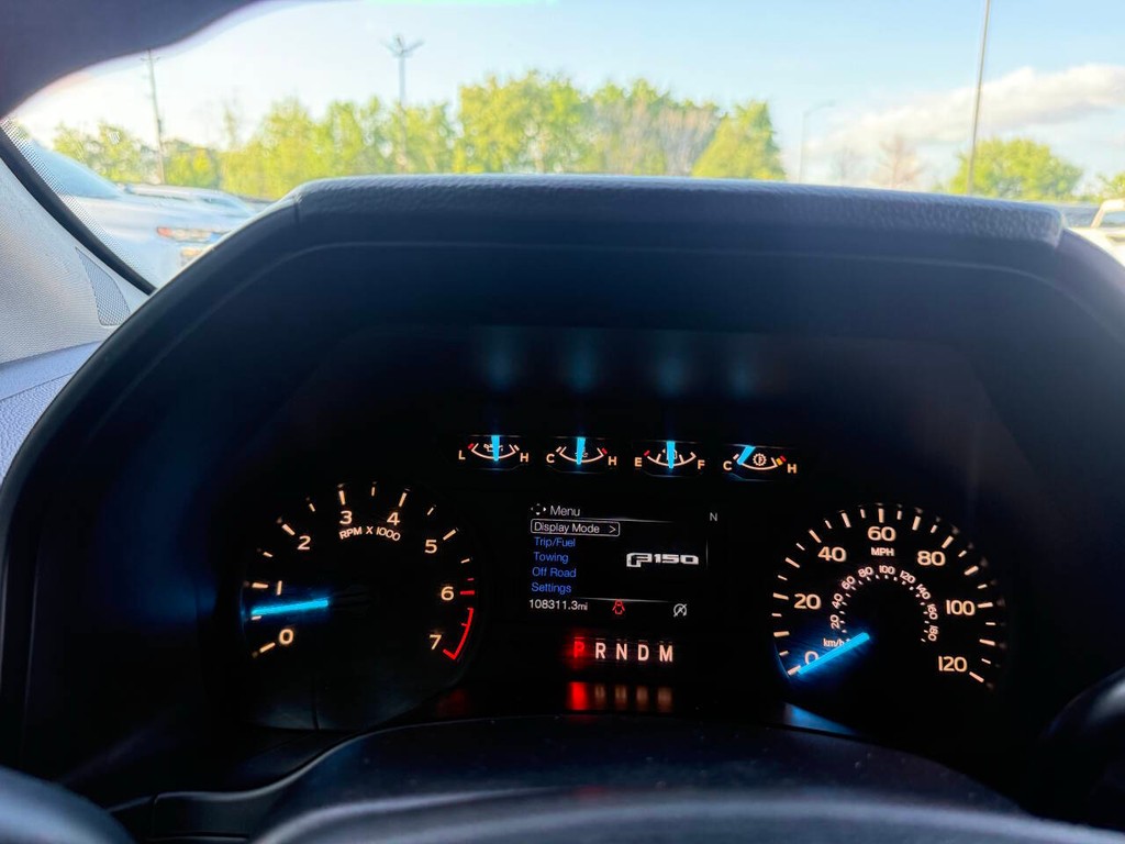 Ford F-150 Vehicle Full-screen Gallery Image 28