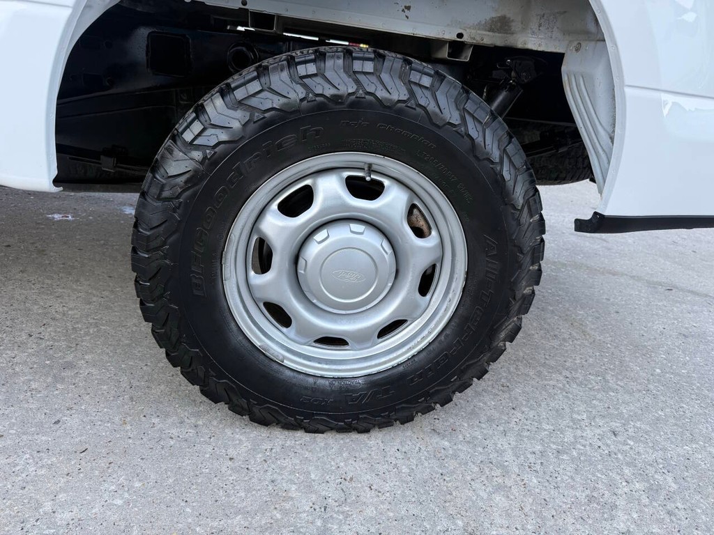 Ford F-150 Vehicle Full-screen Gallery Image 32