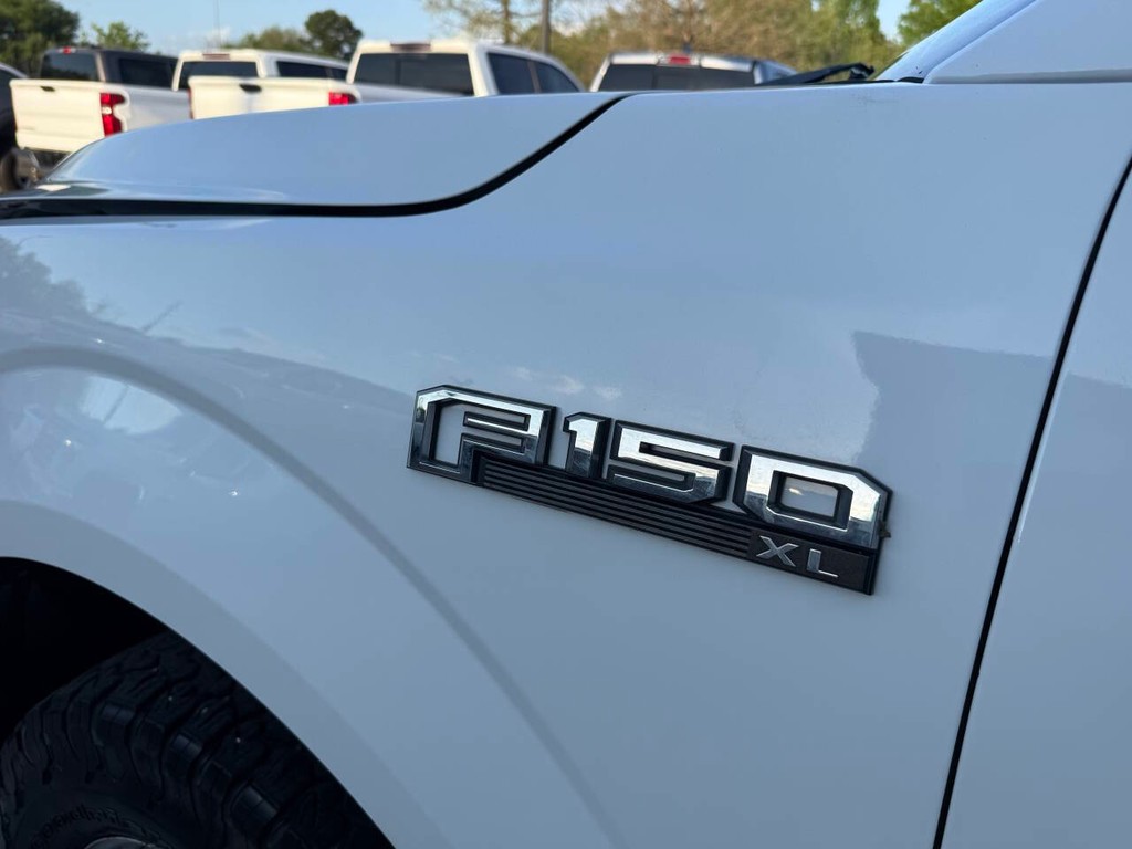 Ford F-150 Vehicle Full-screen Gallery Image 33