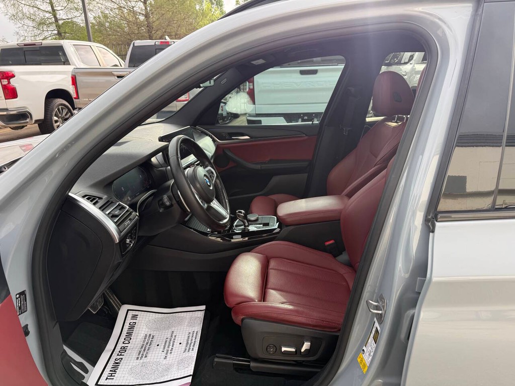 BMW X3 Vehicle Full-screen Gallery Image 07