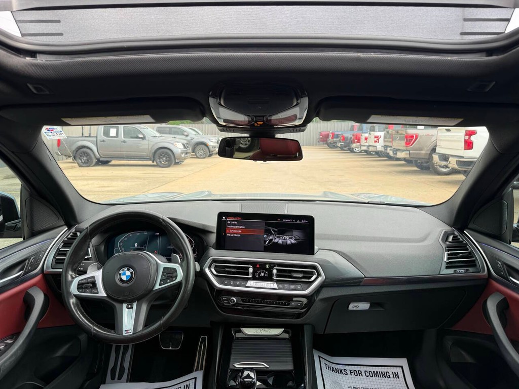 BMW X3 Vehicle Full-screen Gallery Image 17