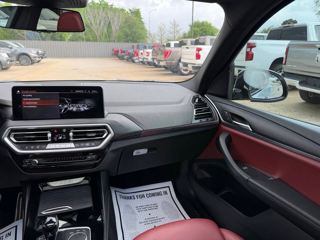 BMW X3 Vehicle Full-screen Gallery Image 20