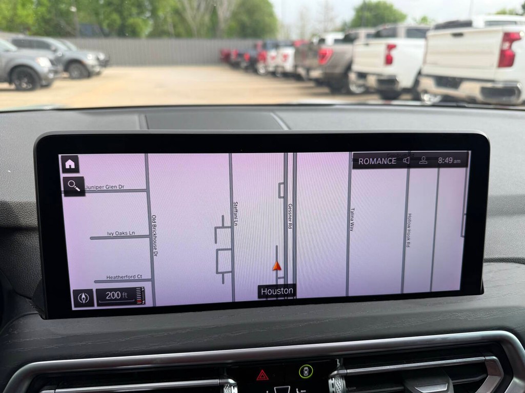 BMW X3 Vehicle Full-screen Gallery Image 26