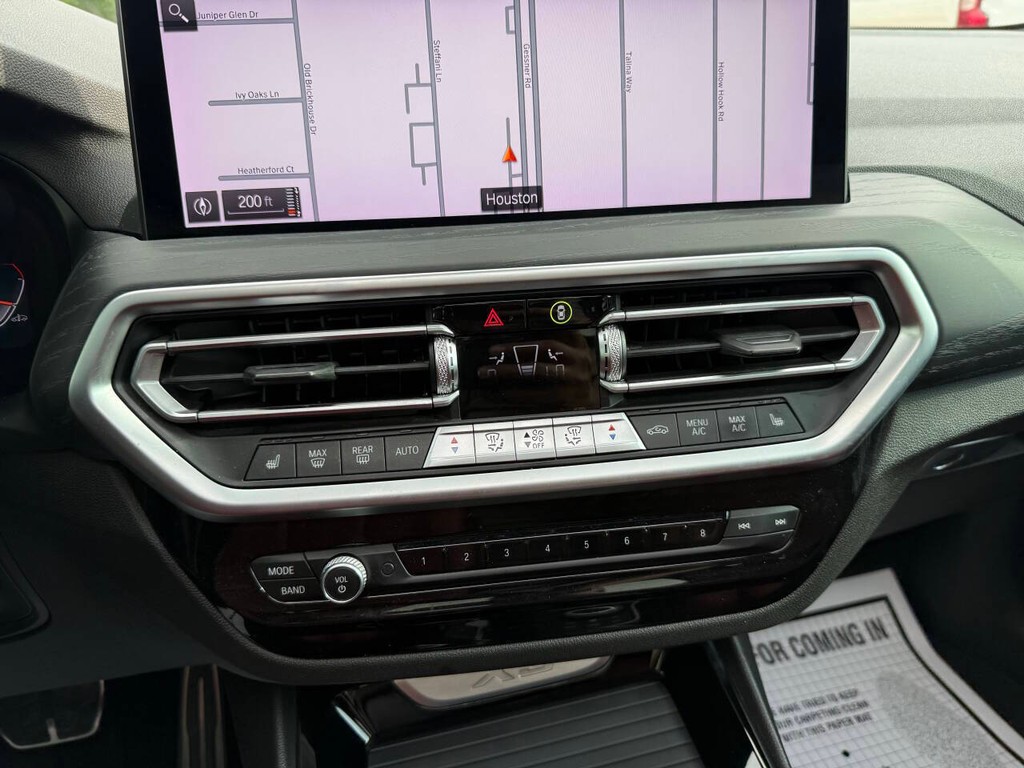 BMW X3 Vehicle Full-screen Gallery Image 27