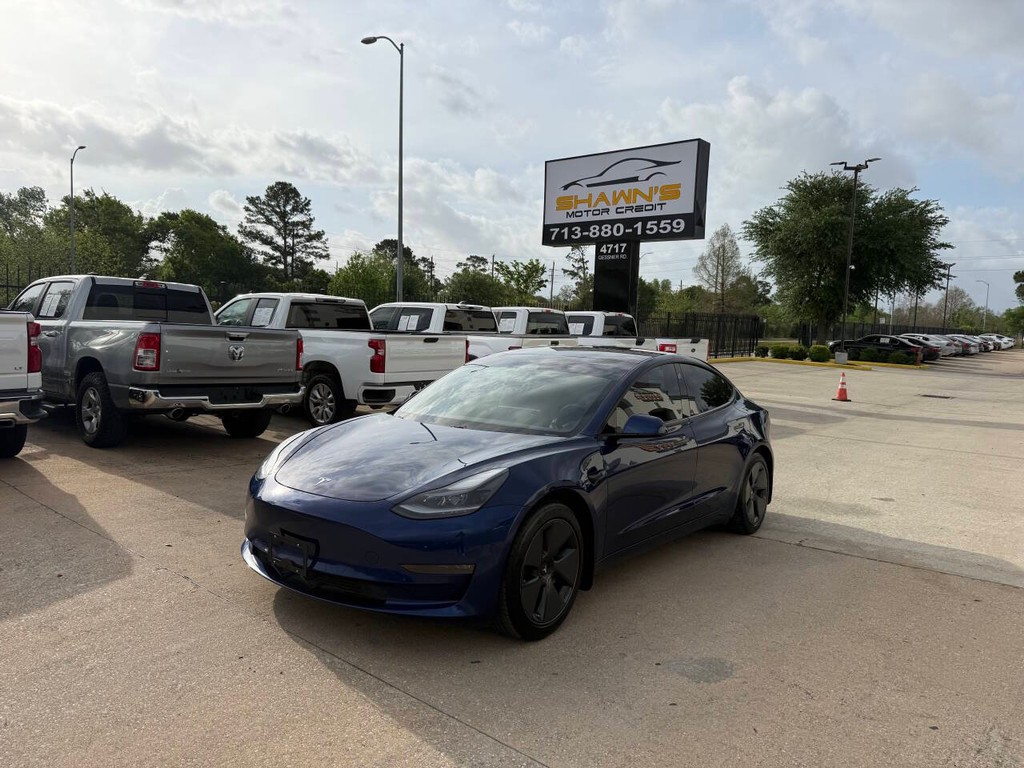 Tesla Model 3 Vehicle Full-screen Gallery Image 03