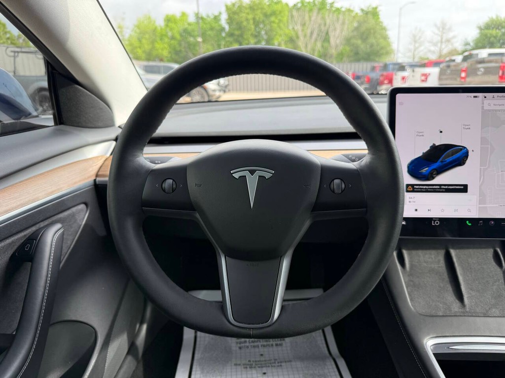 Tesla Model 3 Vehicle Full-screen Gallery Image 22
