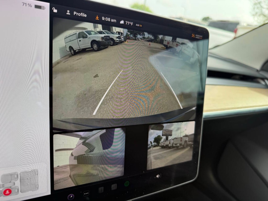 Tesla Model 3 Vehicle Full-screen Gallery Image 25