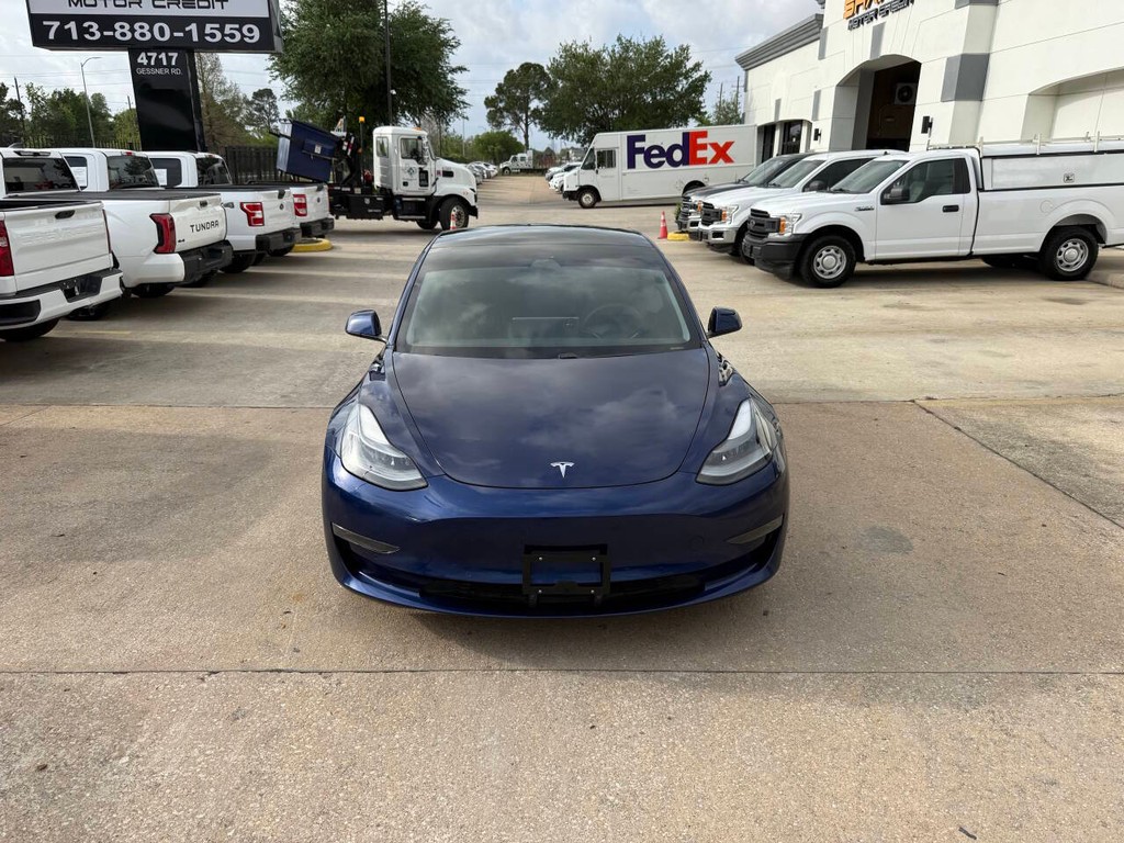 Tesla Model 3 Vehicle Full-screen Gallery Image 34