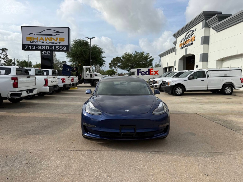 Tesla Model 3 Vehicle Full-screen Gallery Image 35