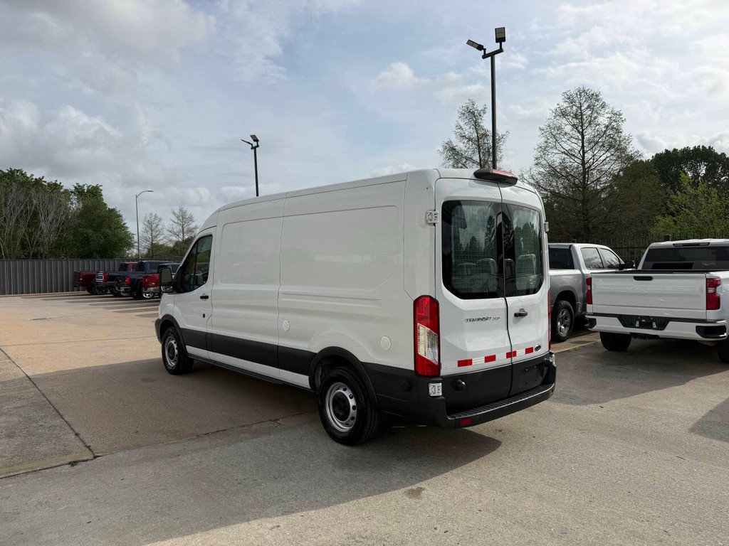 Ford Transit Van Vehicle Full-screen Gallery Image 04